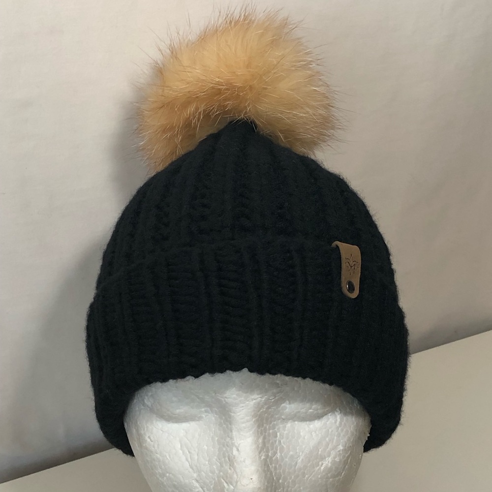 Mackage Dori 100% Cashmere Fox Fur Pom Pom Beanie - Picture 2 of 8